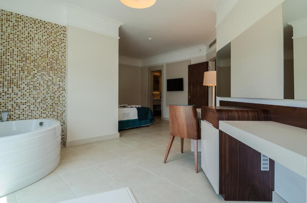 The Lumos Deluxe Resort Hotel