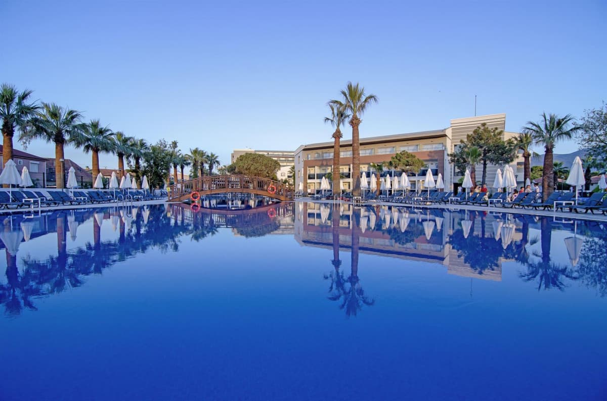 Palm Wings Kusadasi Beach Resort & Spa