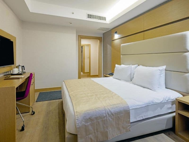 MERLIN HOTEL