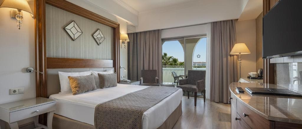 Side Star Resort