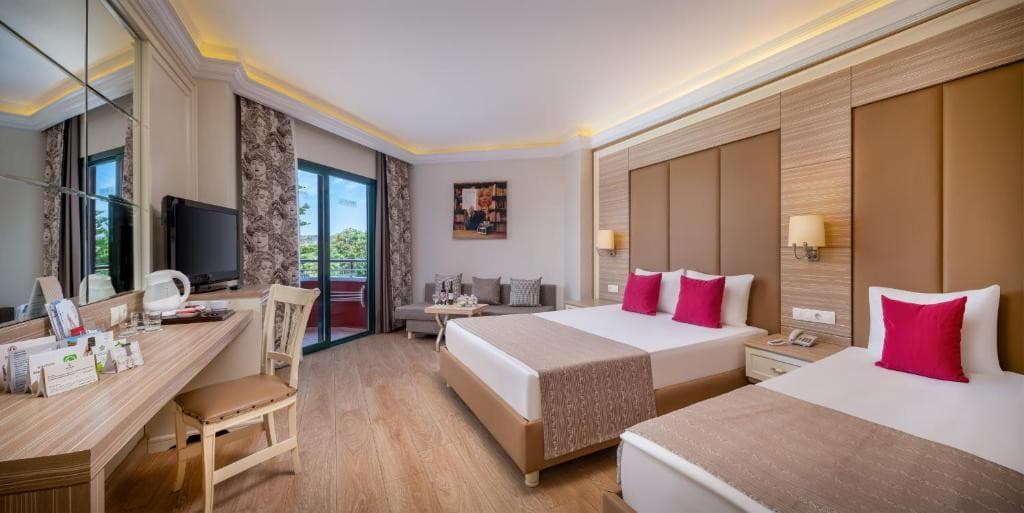 Delphin Deluxe Resort