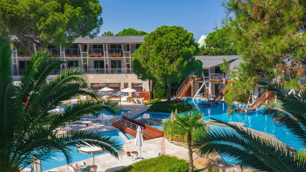 Cornelia De Luxe Resort