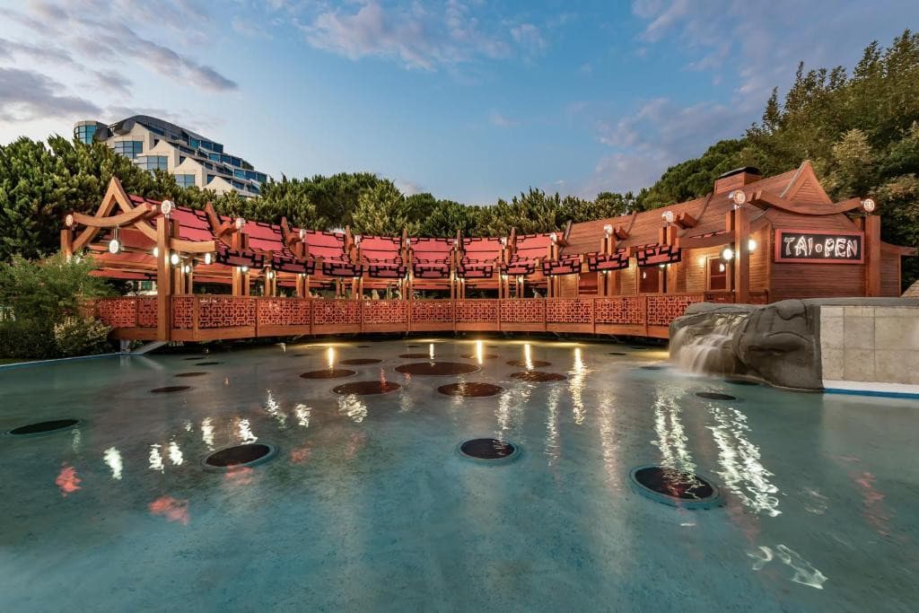 Cornelia De Luxe Resort