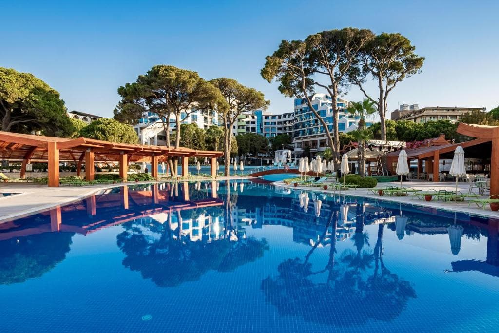 Cornelia De Luxe Resort