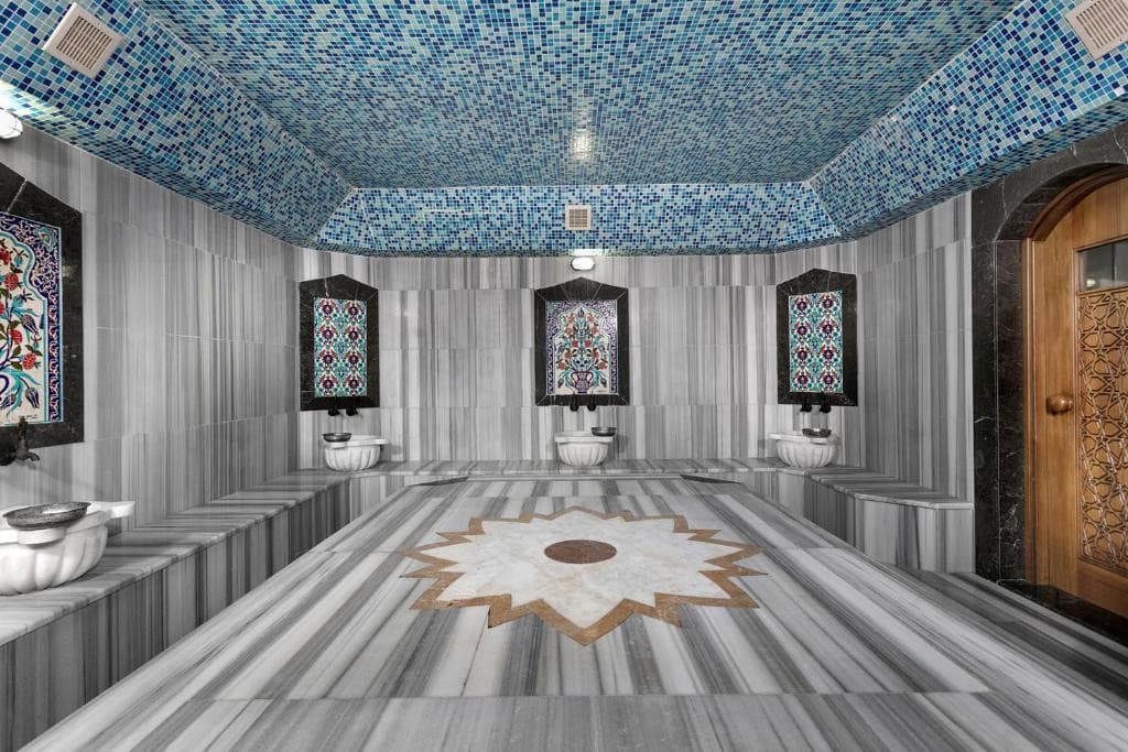 Lara Dinc Hotel