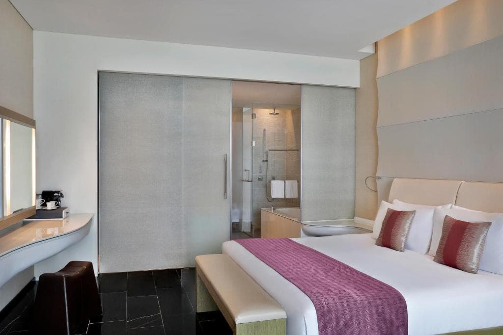 W Abu Dhabi – Yas Island (ex. Yas Hotel Abu Dhabi)