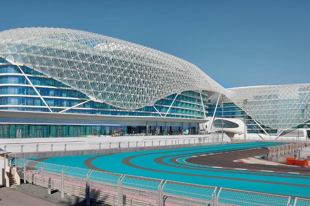 W Abu Dhabi – Yas Island (ex. Yas Hotel Abu Dhabi)