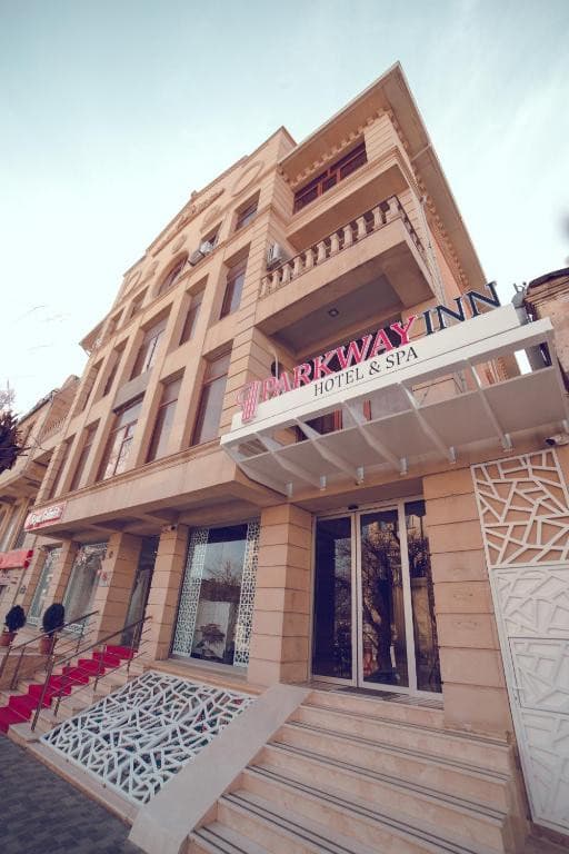 PARKWAY INN HOTEL