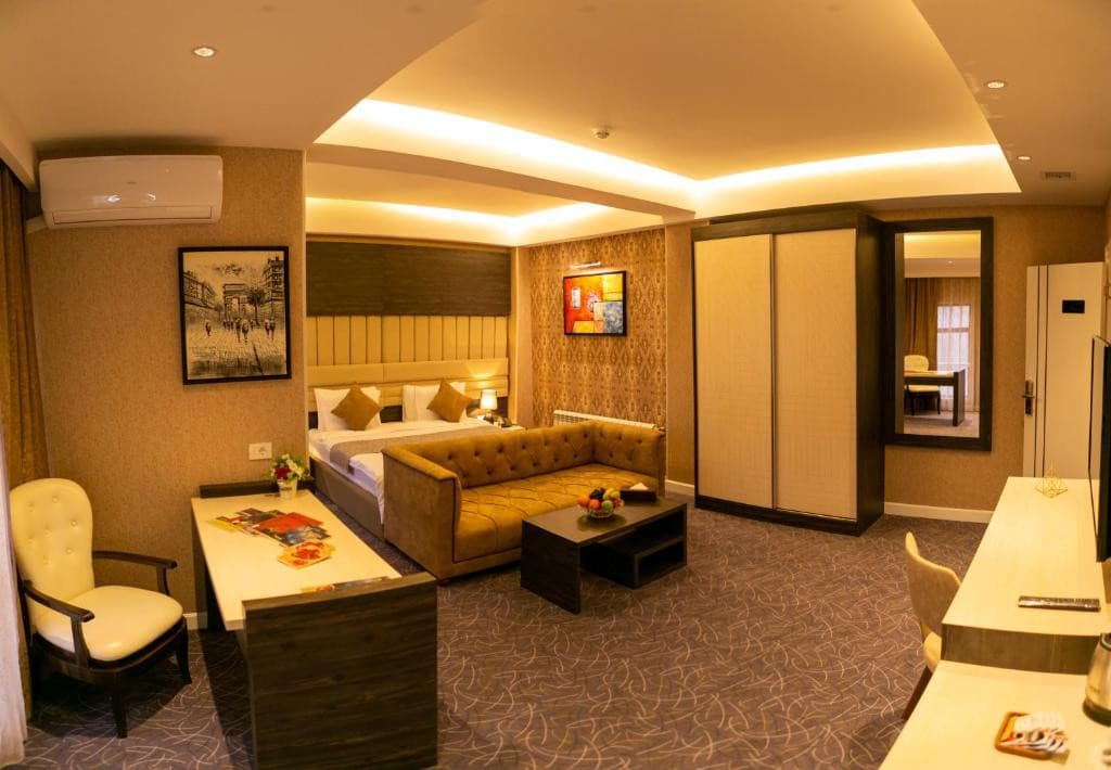 PARKWAY INN HOTEL