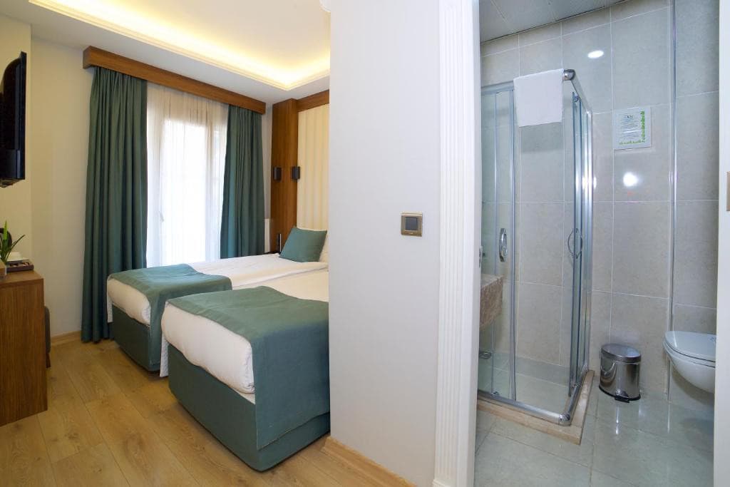 HOTEL BLACK TULIP