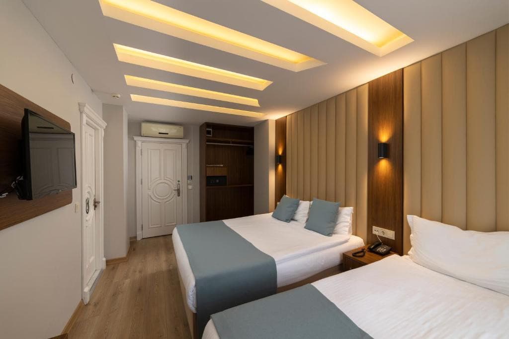 HOTEL BLACK TULIP