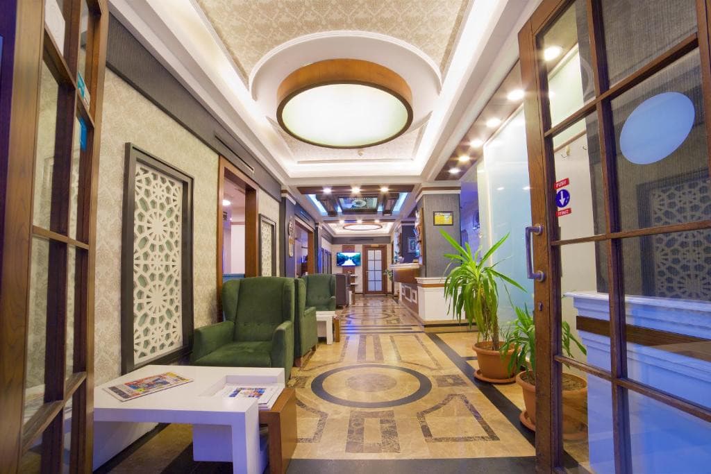 HOTEL BLACK TULIP
