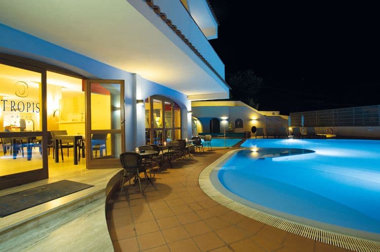 Tropis Hotel