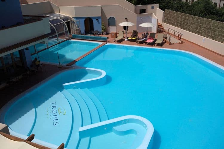 Tropis Hotel