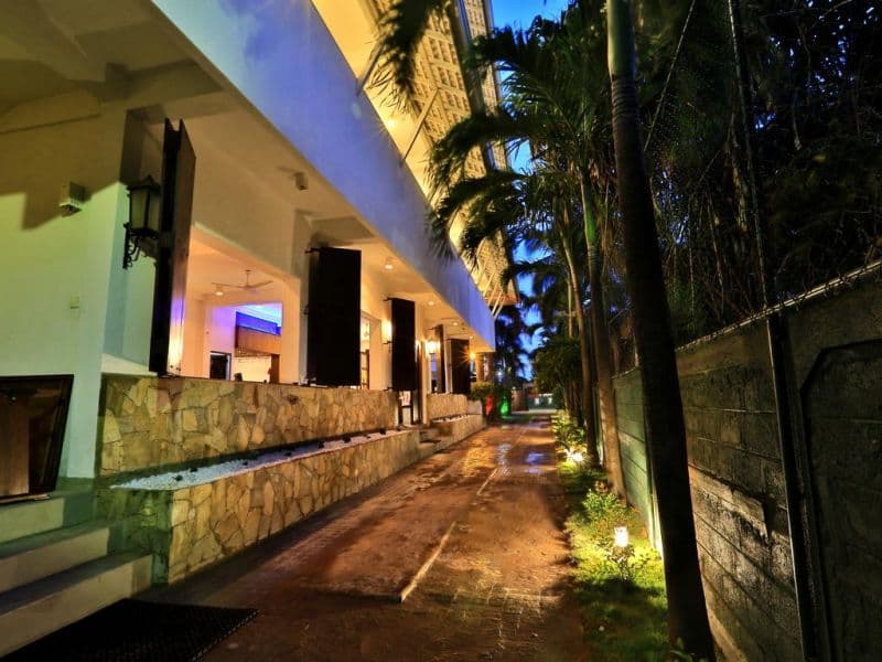 St. Lachlan Hotel & Suites
