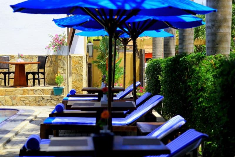 St. Lachlan Hotel & Suites