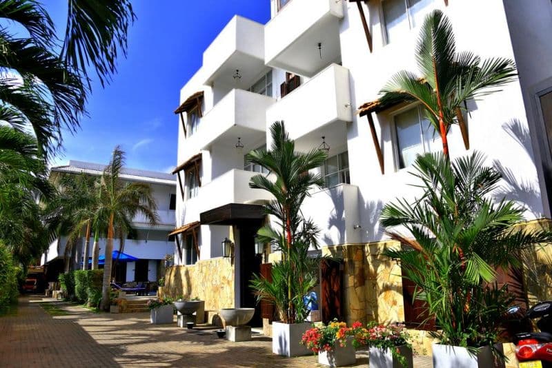 St. Lachlan Hotel & Suites