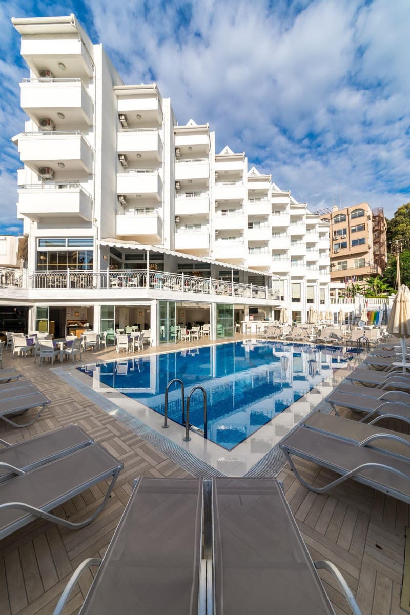Ideal Piccolo Hotel (Adults Only)
