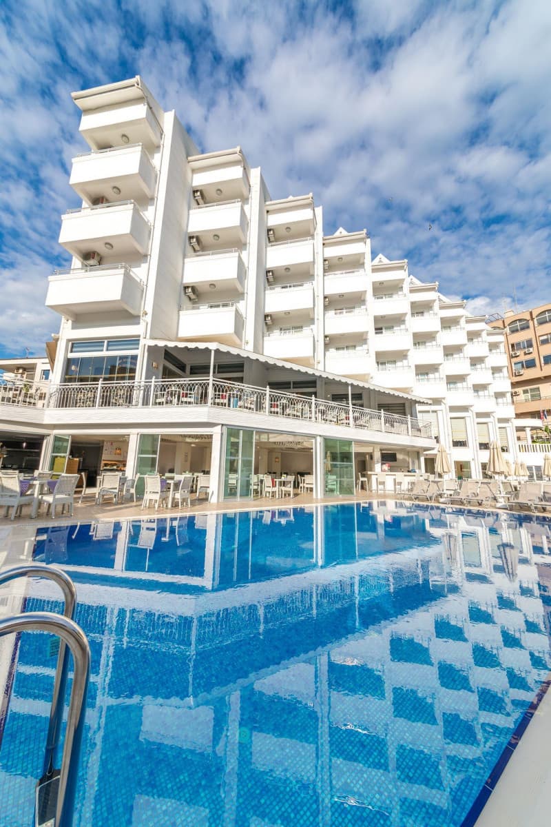 Ideal Piccolo Hotel (Adults Only)