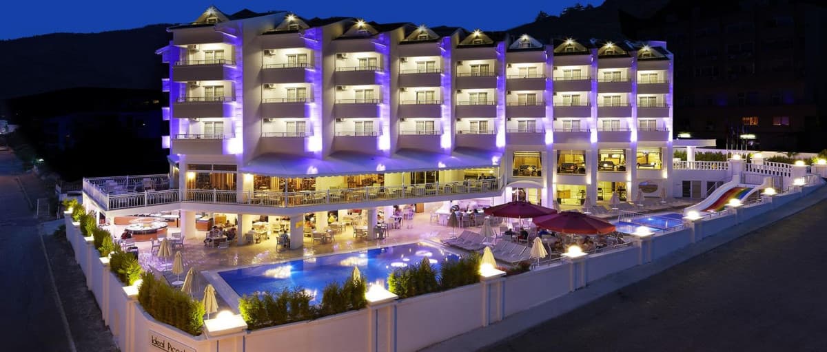 Ideal Piccolo Hotel (Adults Only)