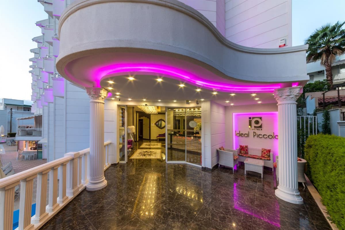 Ideal Piccolo Hotel (Adults Only)