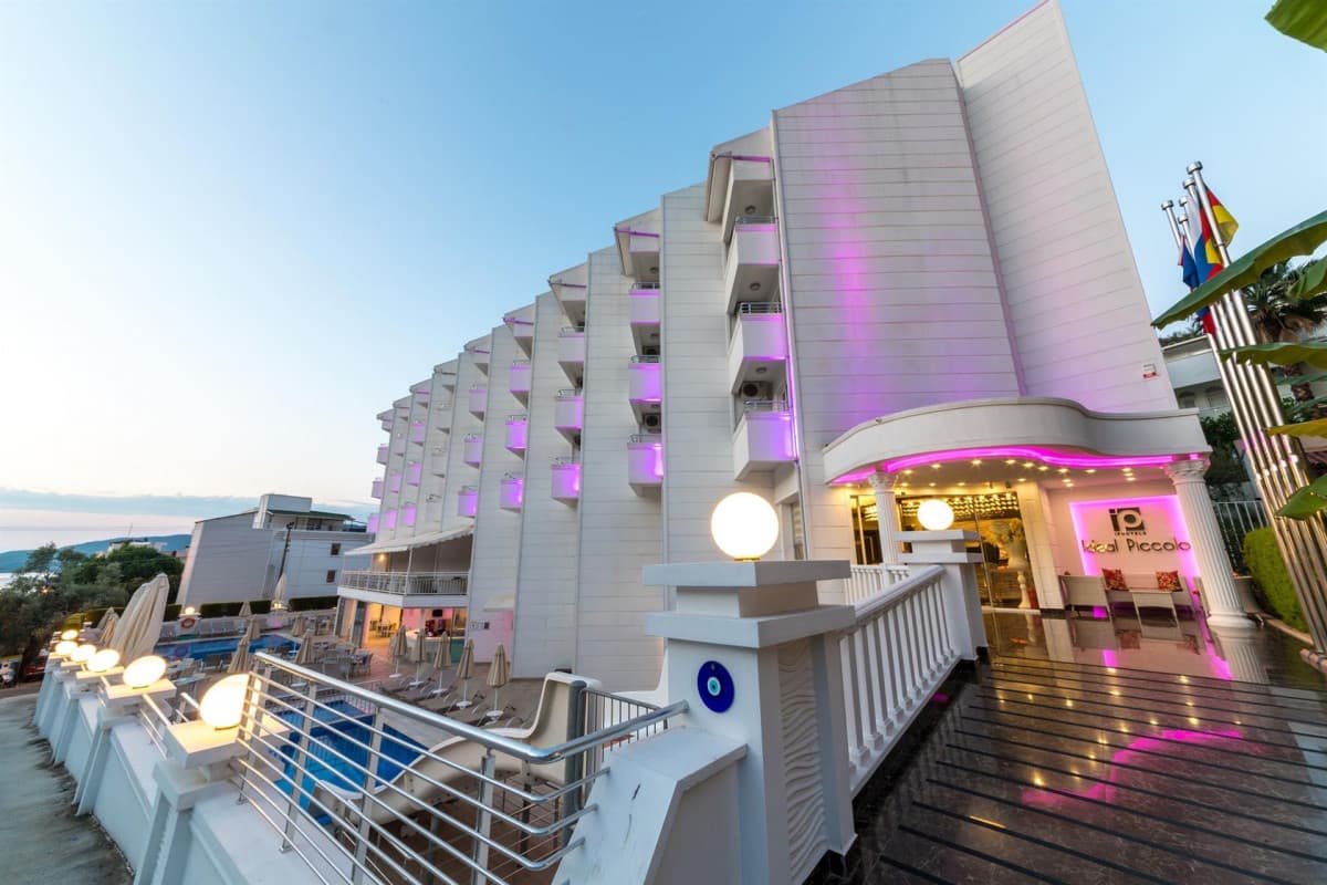 Ideal Piccolo Hotel (Adults Only)