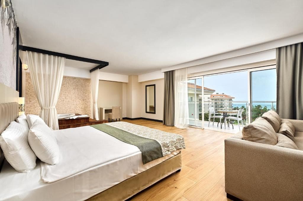 Seaden Sea World Resort & Spa