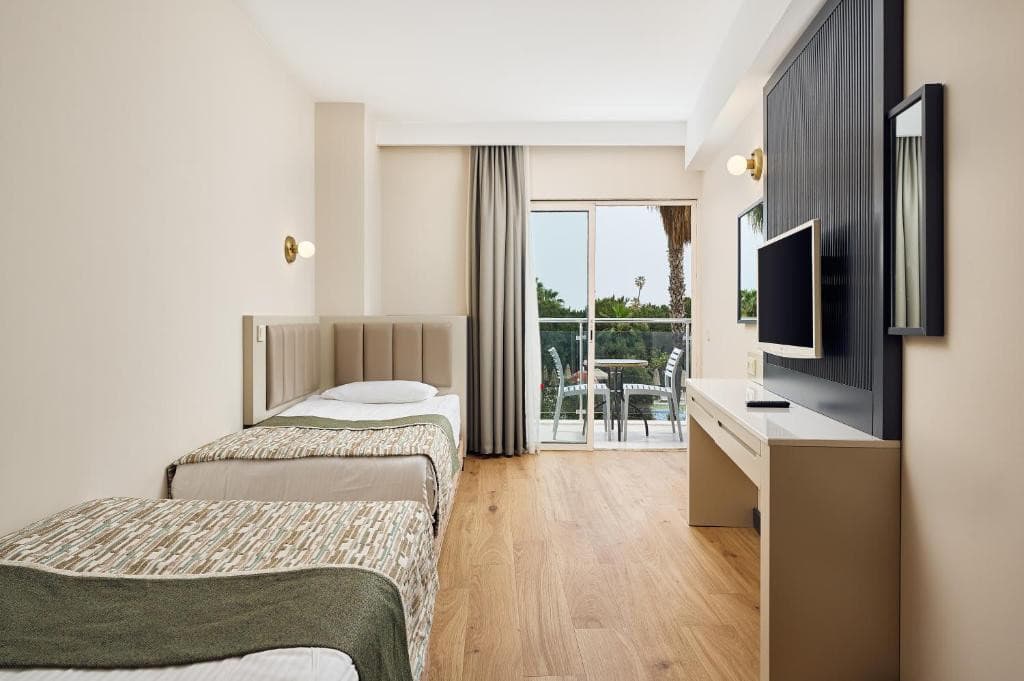 Seaden Sea World Resort & Spa