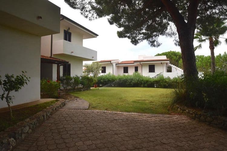Pineta Petto Bianco Villaggio