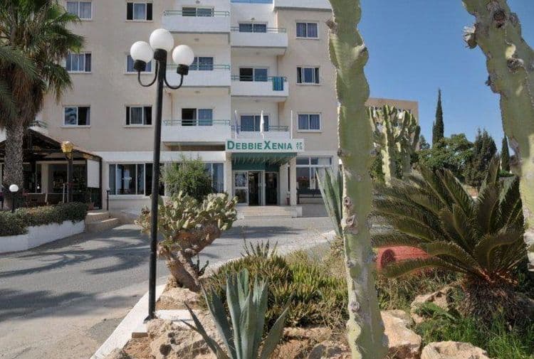 Debbie Xenia Hotel Apartments