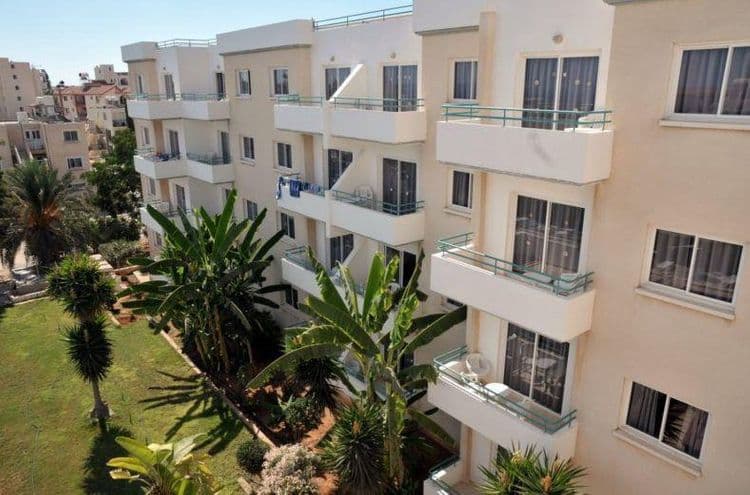 Debbie Xenia Hotel Apartments