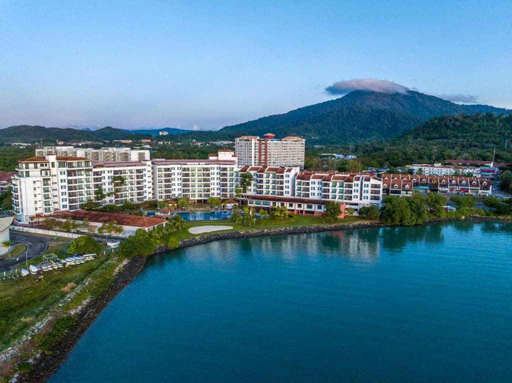 Dayang Bay Resort