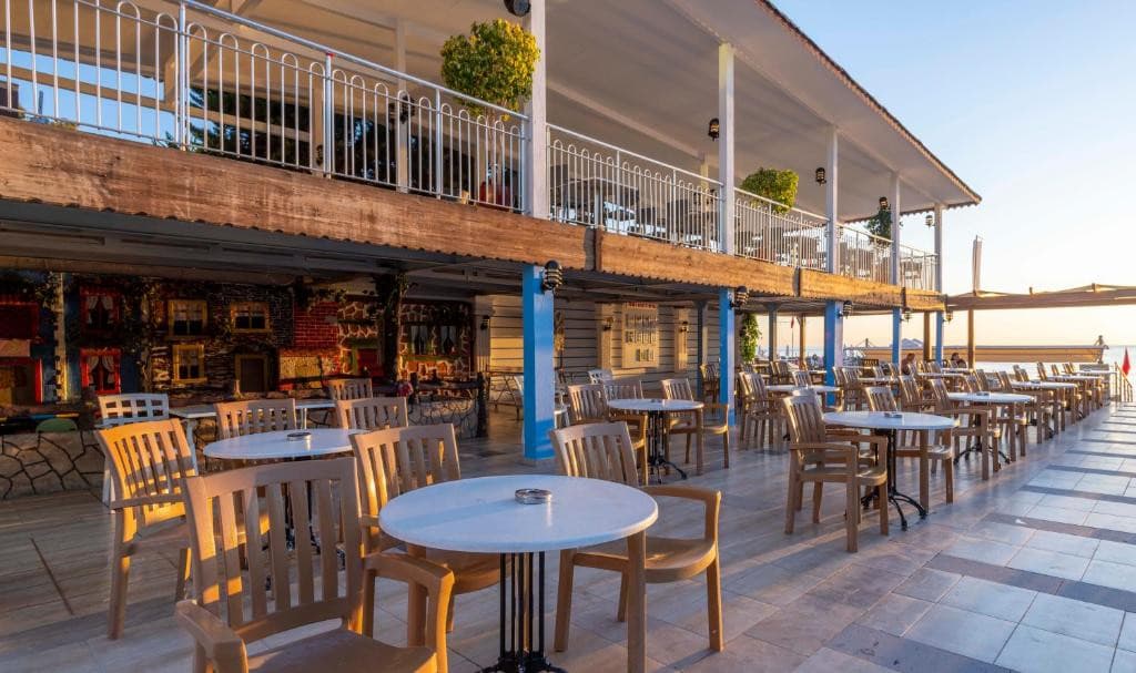 Armas Beach Hotel