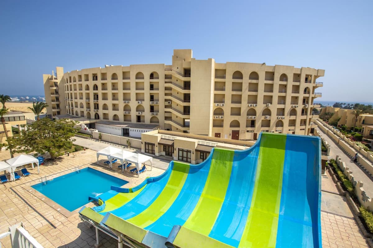 Sunny Days Mirette Resort & Aqua Park