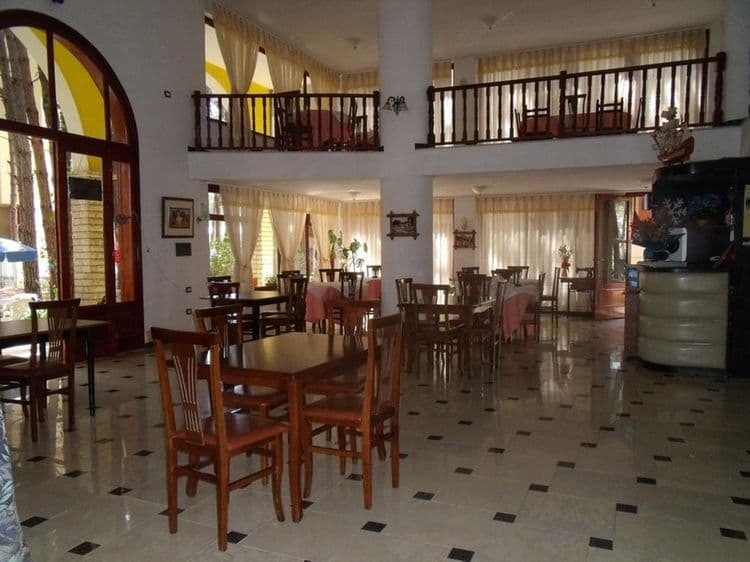 Hotel-Camping Mali i Robit