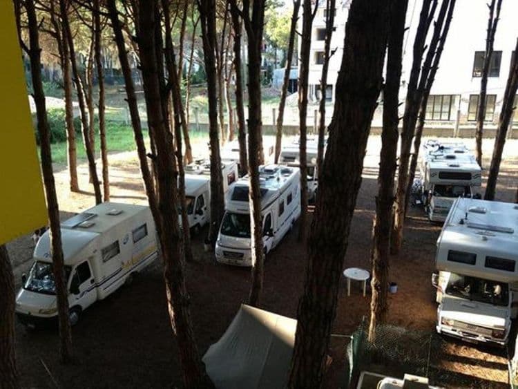 Hotel-Camping Mali i Robit