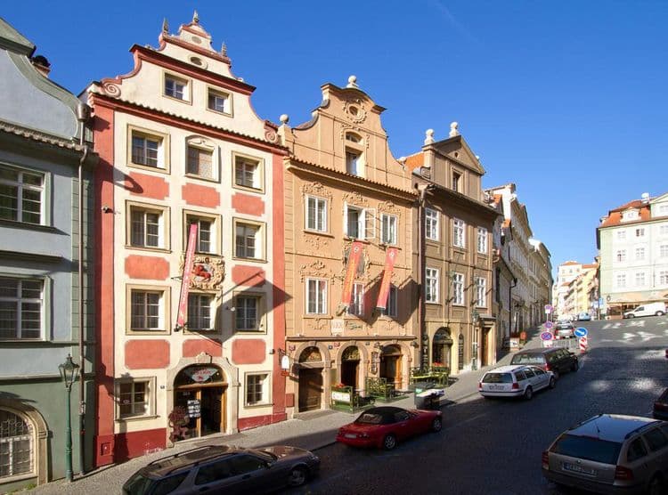 Red Lion Hotel