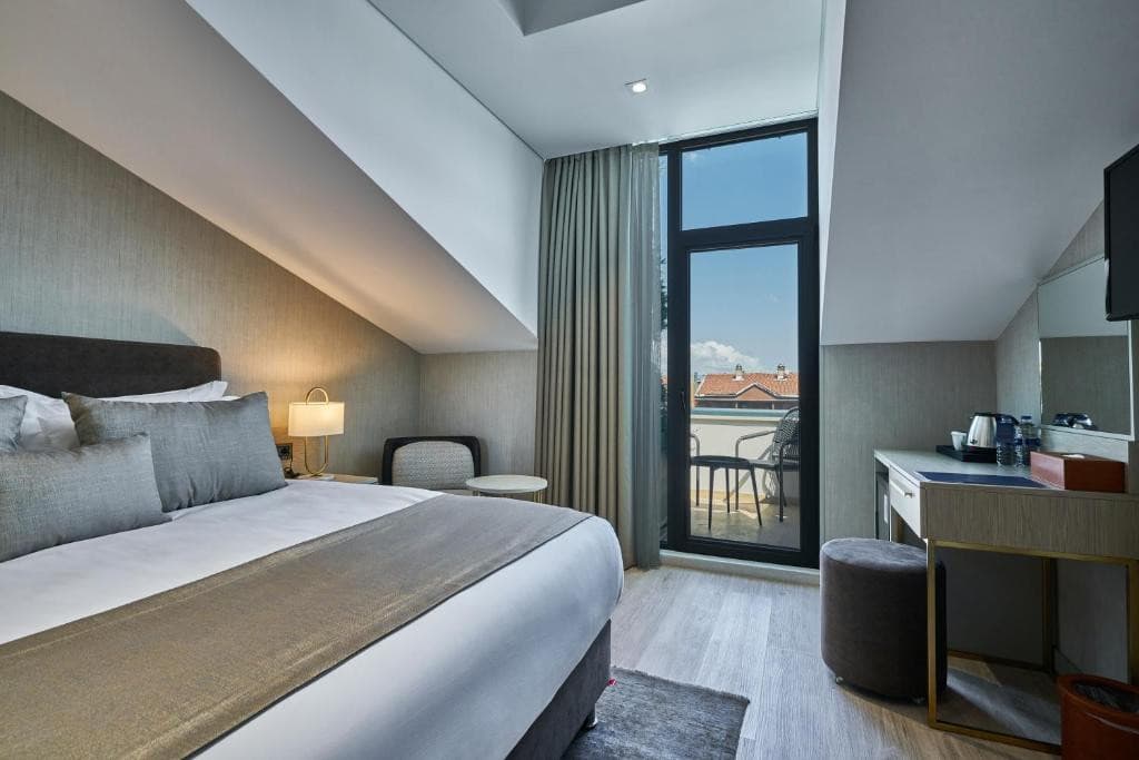 RAYELIN HOTEL OLD CITY