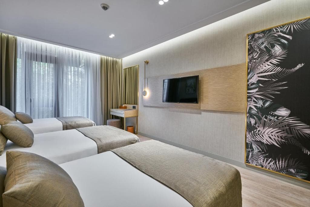 RAYELIN HOTEL OLD CITY
