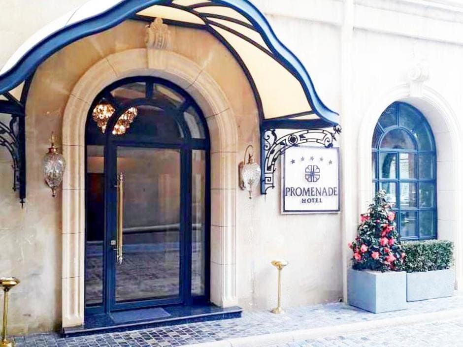 PROMENADE HOTEL