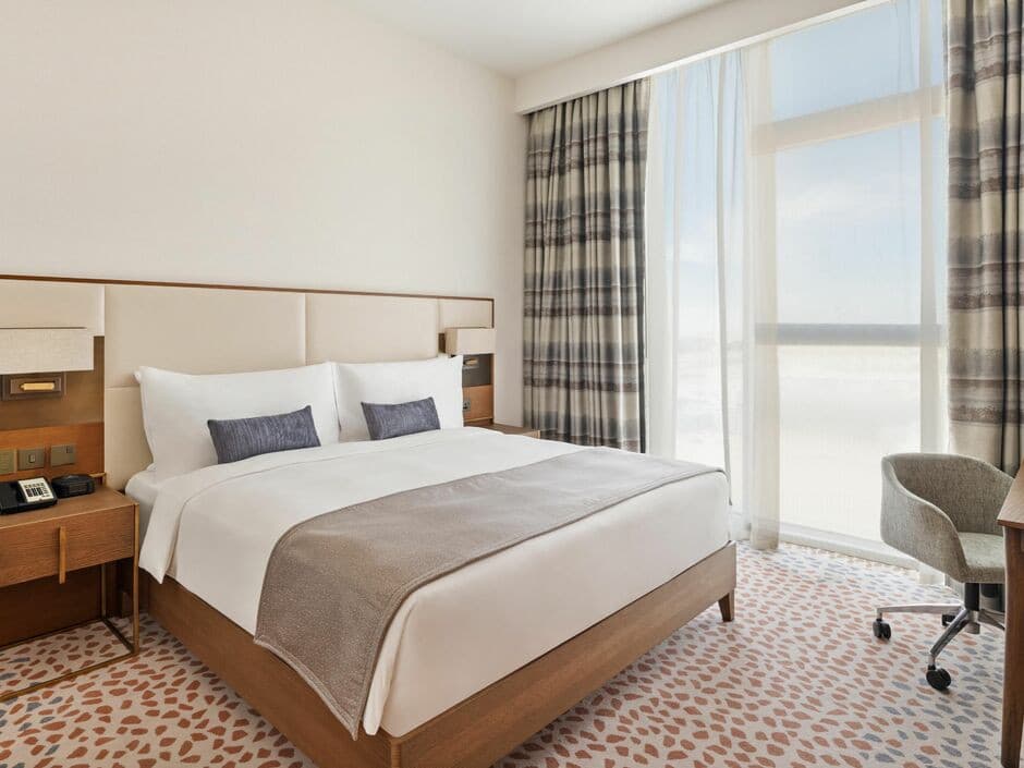 Staybridge Suites Dubai Al Maktoum Airport Hotel