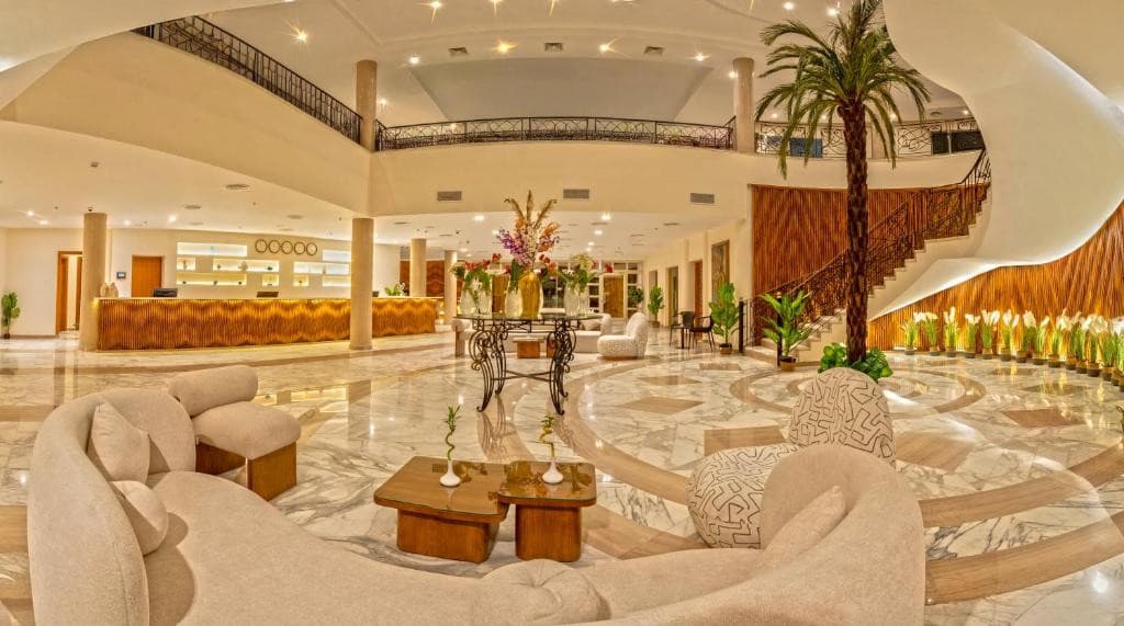 Coral Beach Resort Tiran