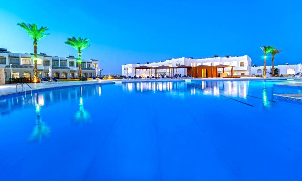 Coral Beach Resort Tiran