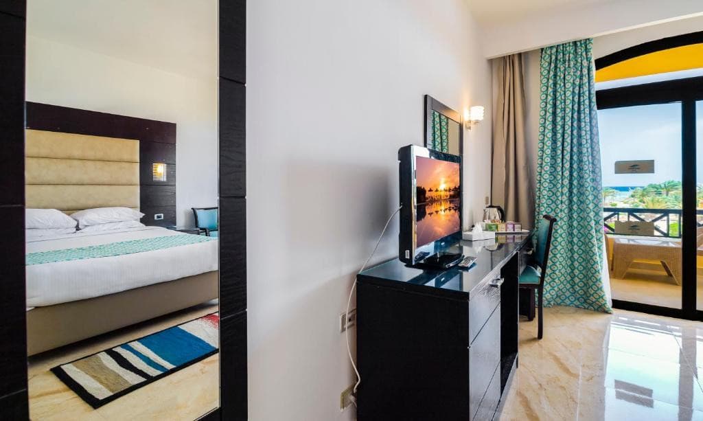 Elphistone Resort