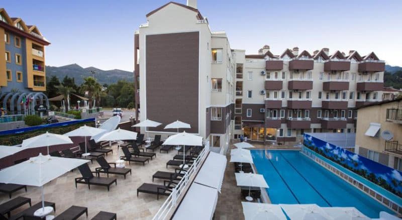 Comet Deluxe Hotel