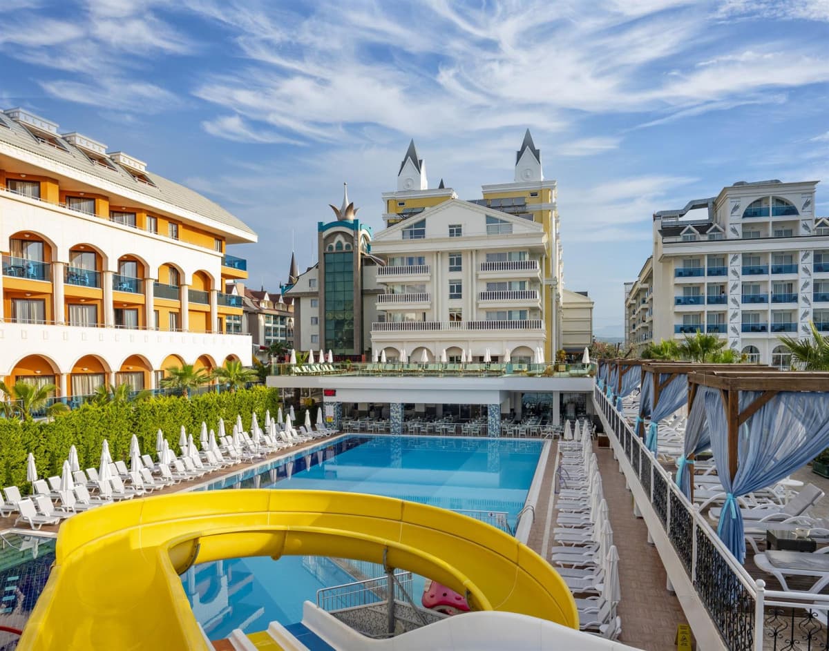 Dream World Resort & Spa