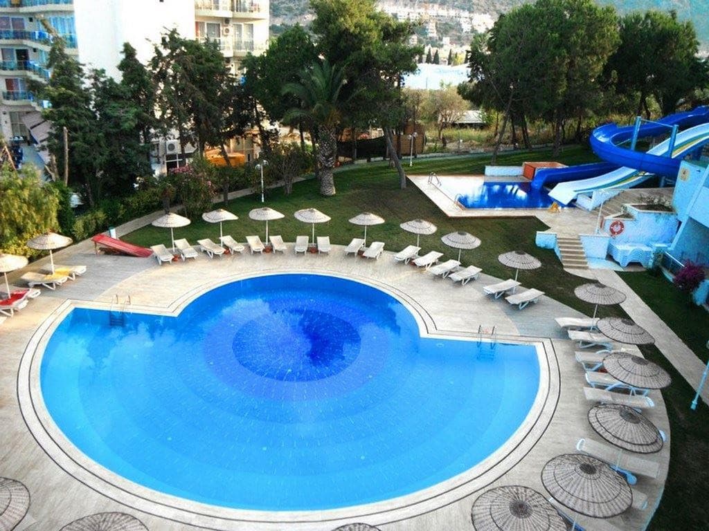 Vista Azur Hotel  (ex. Blue Vista Hill Hotel)