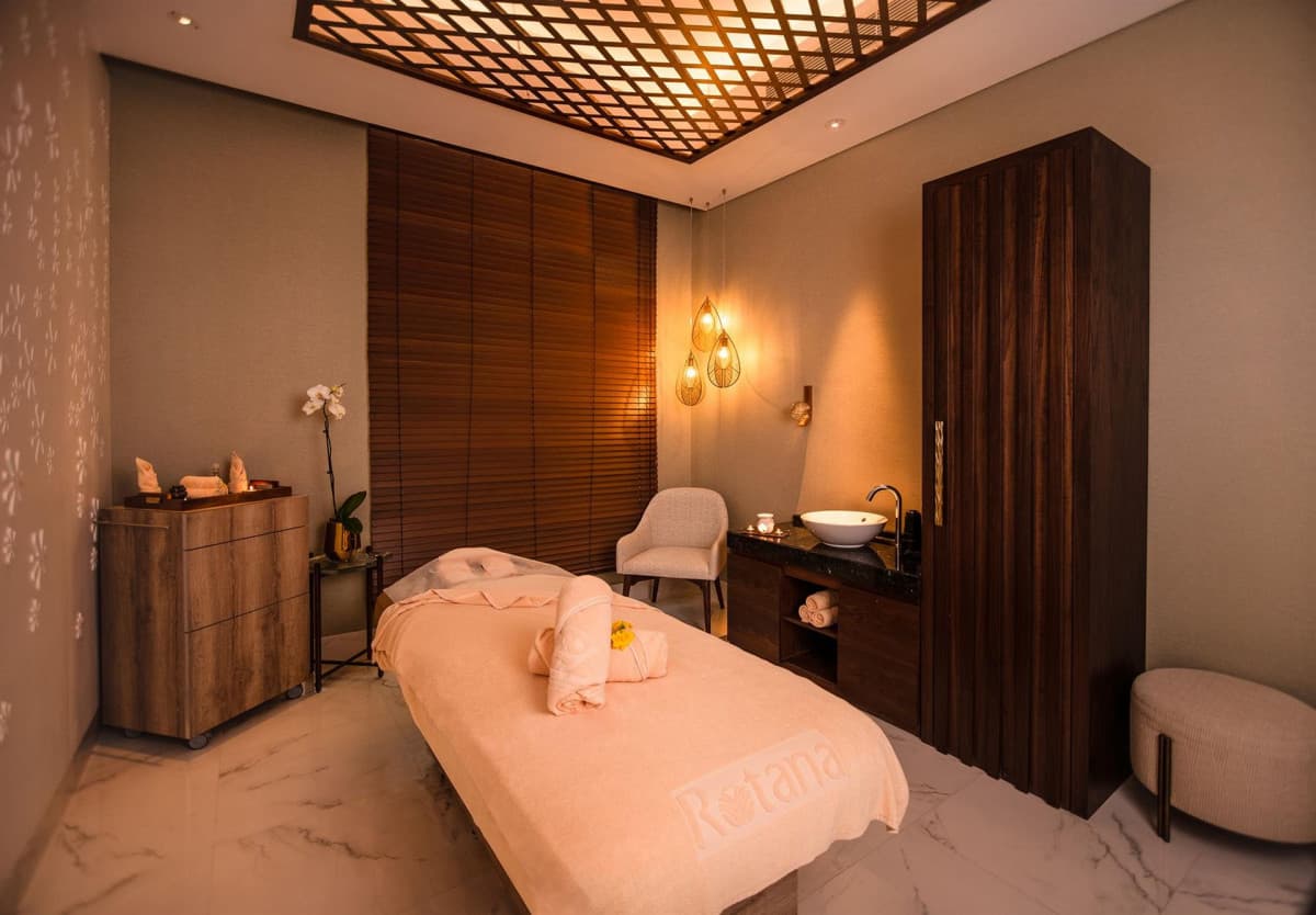 Al Jaddaf Rotana Suite Hotel