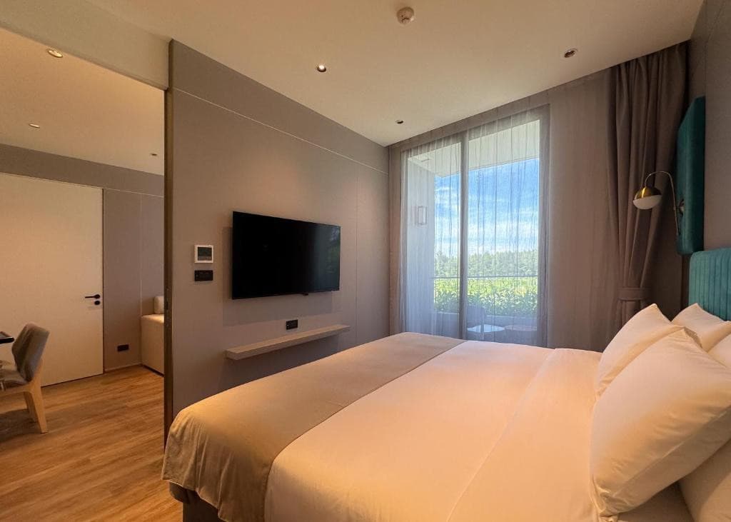 La Green Hotel & Residence