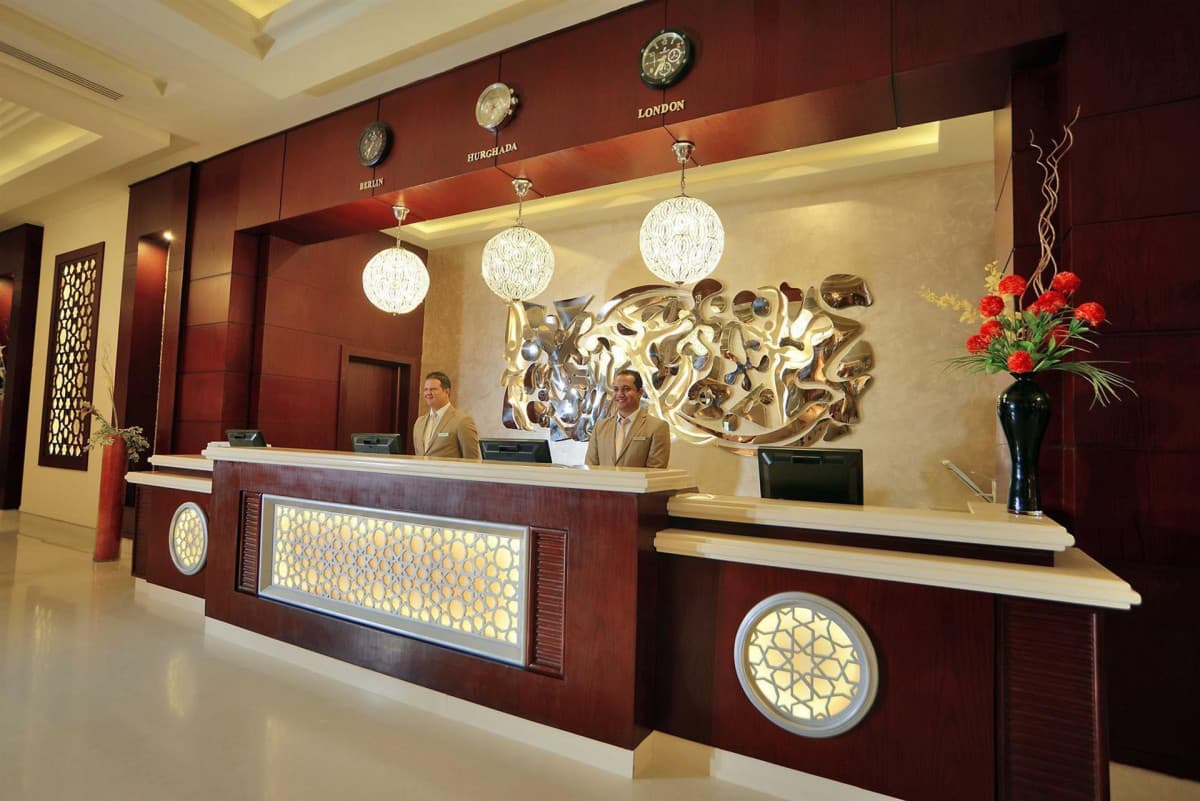 Albatros White Beach Resort